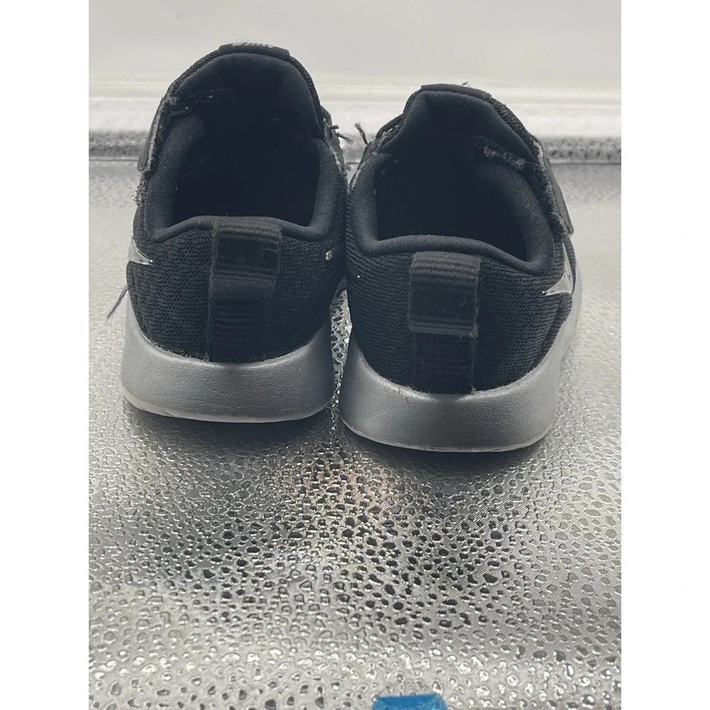 NIKE Tanjun Kids Toddler Size 6C Sneaker Shoes 818383-011 Low Top Black & Silver